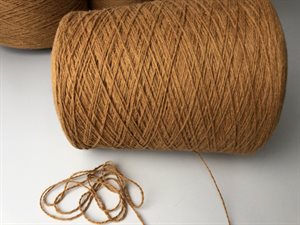 100 % wool 2 trådet - i smuk flødekaramel, ca 500 gram